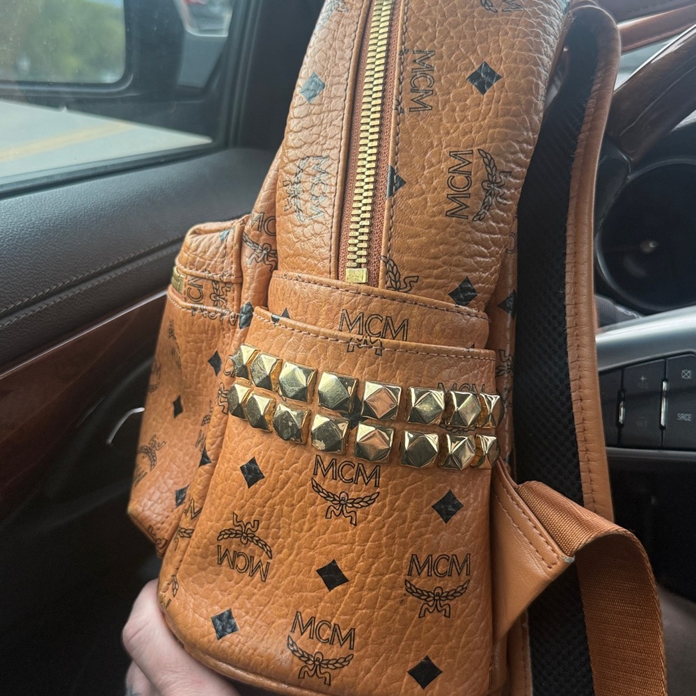 MCM monogram backpack - Picture 2 of 3